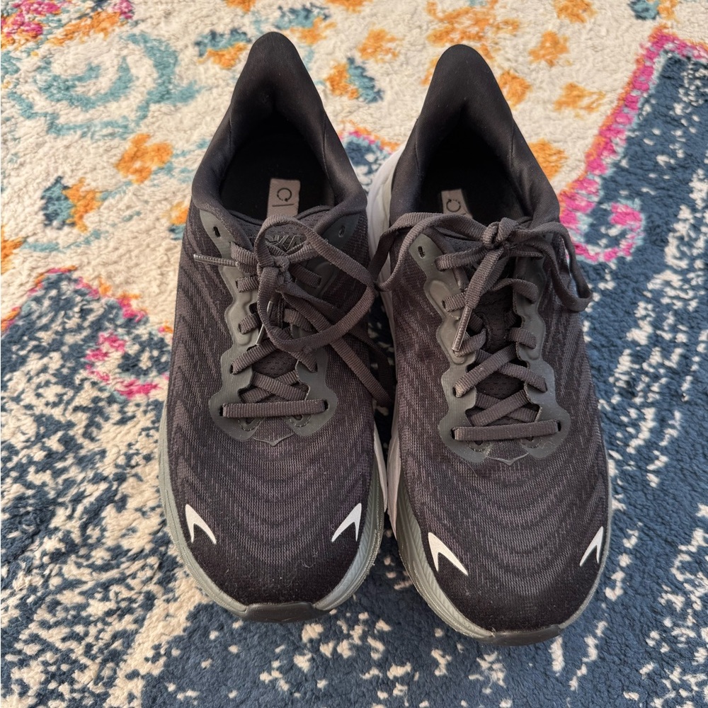 Women’s HOKA arahi 6